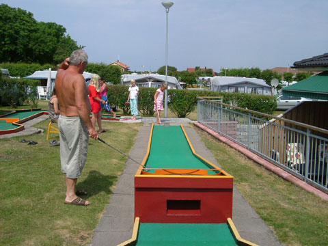 4_minigolf.jpg