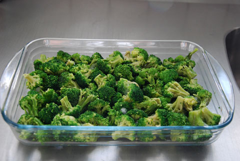 6_fyllerbottenmedfrystbroccoli.jpg